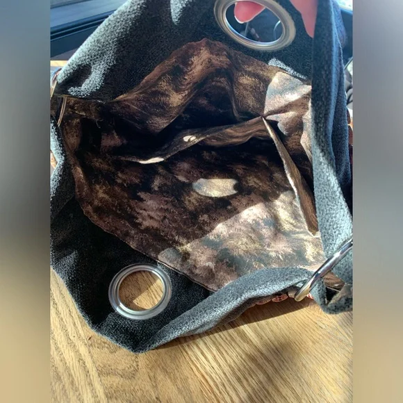 NEW! Hand crafted Large bucket/tote bag with feathers! - Picture 4 of 12